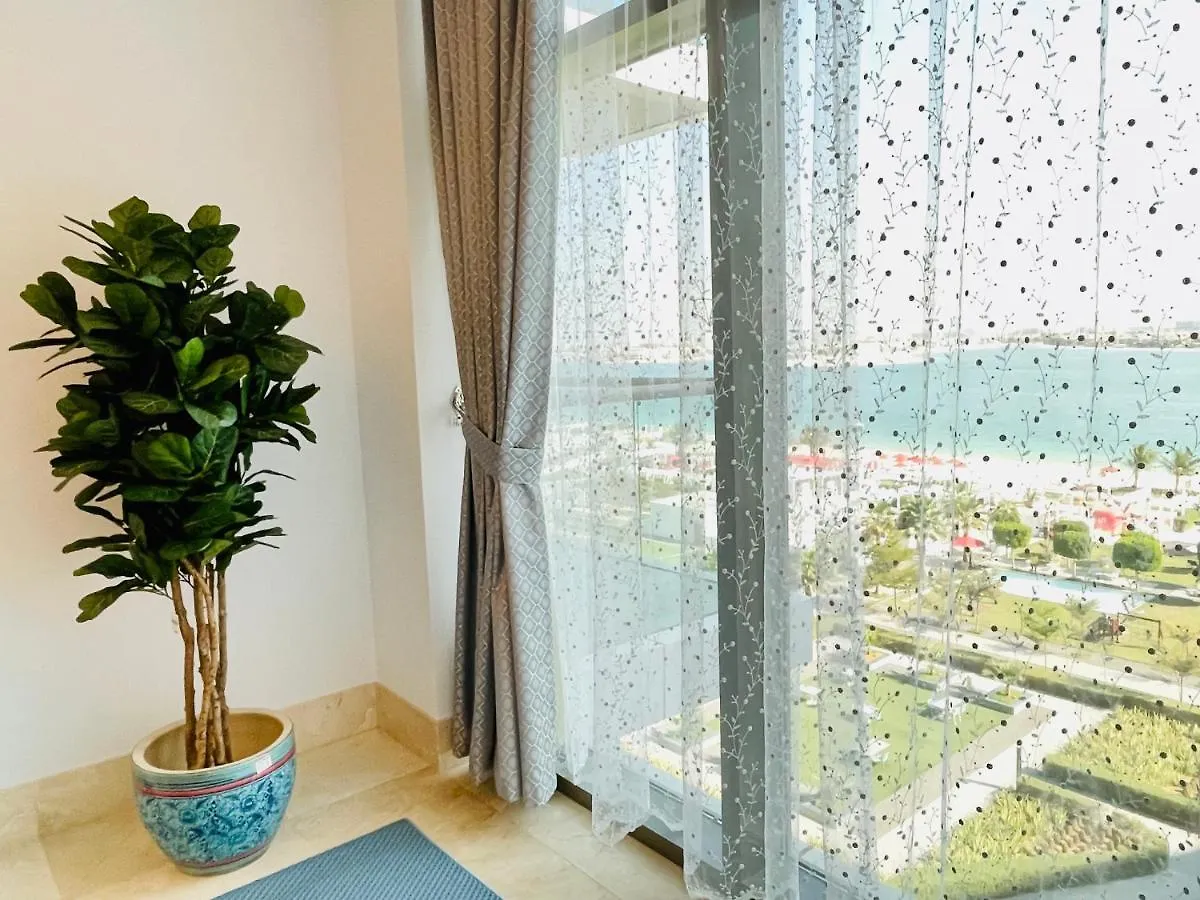 Dar Vacation - Stunning Palm View 3Bdr Apartment Дубай 0*,  ОАЭ