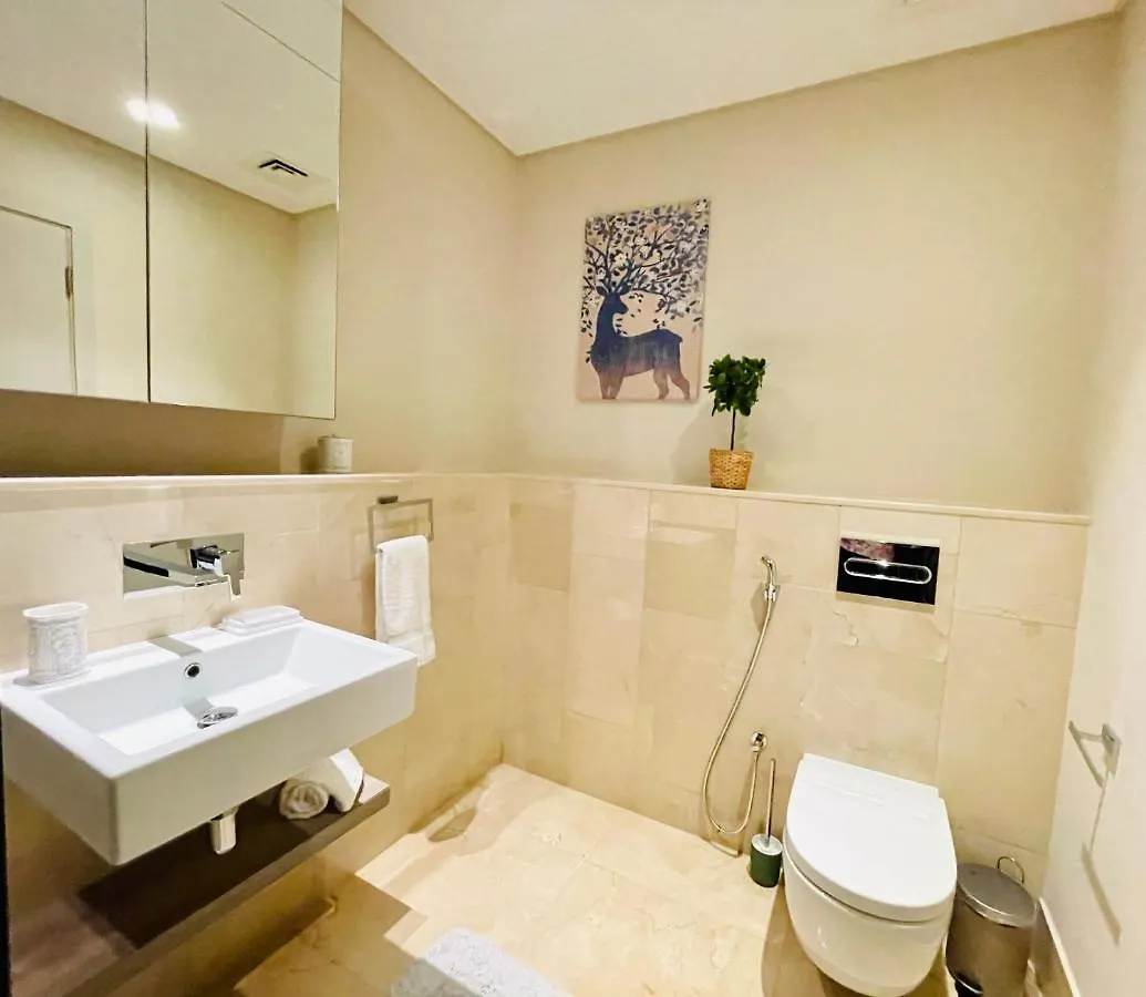 Dar Vacation - Stunning Palm View 3Bdr Apartment Дубай 0*,  ОАЭ
