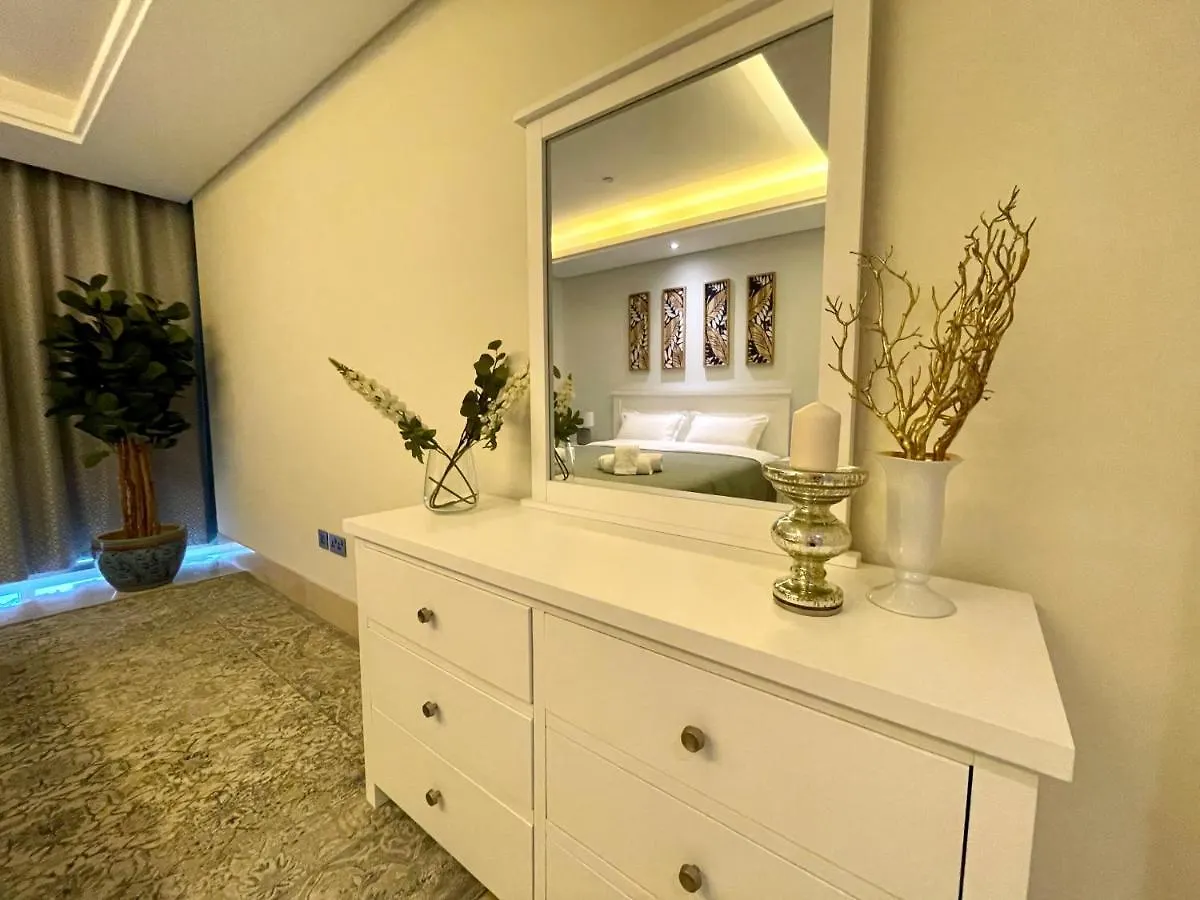 Dar Vacation - Stunning Palm View 3Bdr Apartment Дубай